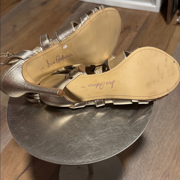 PRE-OWNED Sam Edelman Elegant Gold Strappy Sandals - Picture 9 of 15